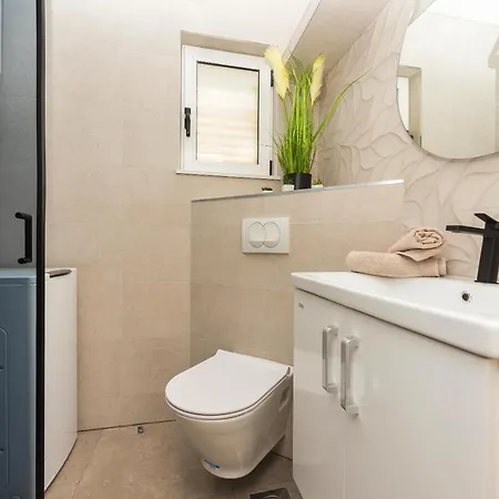 Mg * Макарска