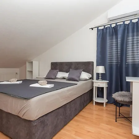 Mg * Макарска